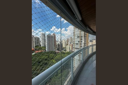 Apartamento à venda com 180m², 4 quartos e 3 vagasVaranda