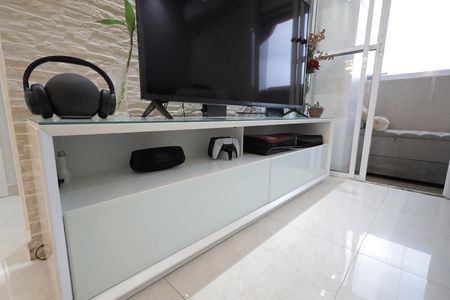 Apartamento à venda com 53m², 2 quartos e 1 vaga Apartamento à venda com 53m², 2 quartos e 1 vagaSala