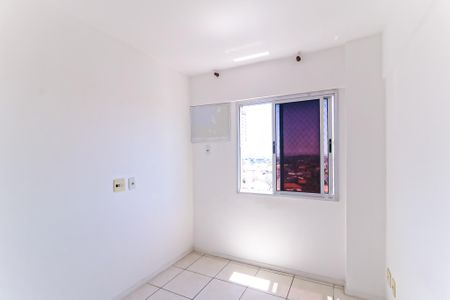 Quarto  de apartamento para alugar com 2 quartos, 50m² em Del Castilho, Rio de Janeiro