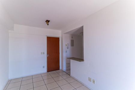 Sala de apartamento para alugar com 2 quartos, 50m² em Del Castilho, Rio de Janeiro