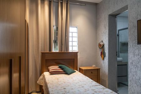 Casa à venda com 174m², 3 quartos e 3 vagasSuíte