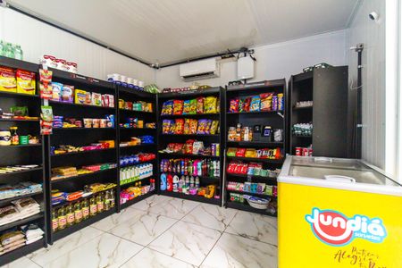 Studio para alugar com 30m², 1 quarto e 1 vaga Studio para alugar com 30m², 1 quarto e 1 vagaMini Mercado