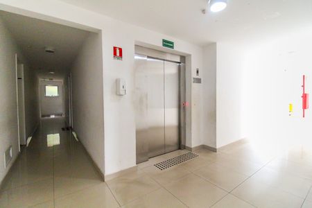 Studio para alugar com 30m², 1 quarto e 1 vaga Studio para alugar com 30m², 1 quarto e 1 vagaHall