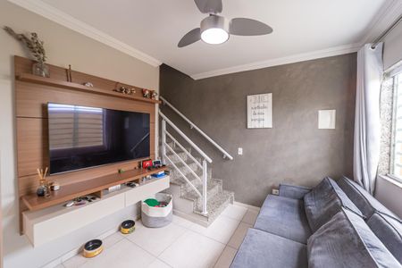 Sala de casa de condomínio à venda com 2 quartos, 65m² em Cangaíba, São Paulo