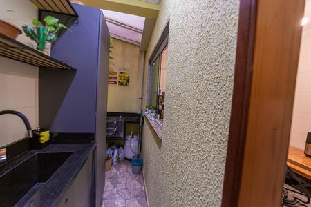 Casa de condomínio à venda com 65m², 2 quartos e 1 vagaÁrea de Serviço