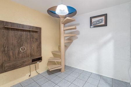 Sala de casa para alugar com 2 quartos, 72m² em Vila Moinho Velho, São Paulo