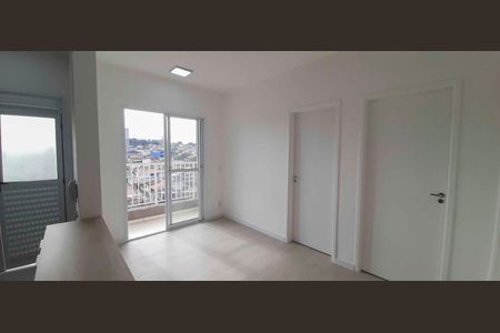 Sala de apartamento para alugar com 2 quartos, 40m² em Quitaúna, Osasco