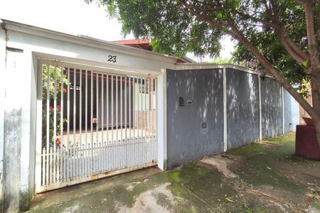 Casa à venda com 264m², 3 quartos e 3 vagas Casa à venda com 264m², 3 quartos e 3 vagasFachada do Prédio