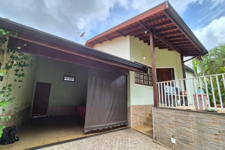 Casa à venda com 264m², 3 quartos e 3 vagas Casa à venda com 264m², 3 quartos e 3 vagasFachada do Prédio