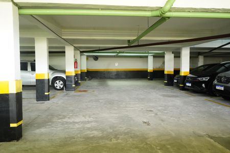 Apartamento para alugar com 60m², 2 quartos e 2 vagasÁrea comum - Estacionamento