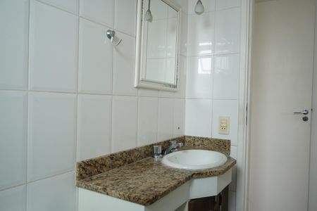 Apartamento para alugar com 60m², 2 quartos e 2 vagasBanheiro da Suíte