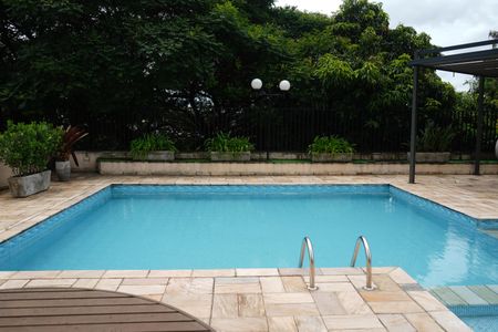 Apartamento para alugar com 60m², 2 quartos e 2 vagasÁrea comum - Piscina