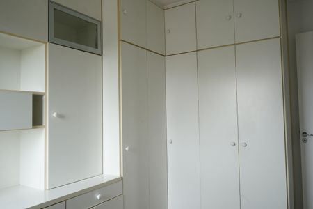Apartamento para alugar com 60m², 2 quartos e 2 vagasQuarto 1 - Armários
