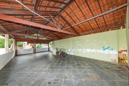 Casa à venda com 360m², 3 quartos e 2 vagasTerraço