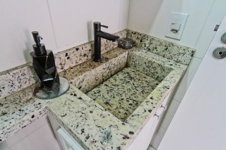 Apartamento à venda com 32m², 2 quartos e sem vaga Apartamento à venda com 32m², 2 quartos e sem vagaBanheiro