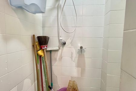 Apartamento à venda com 60m², 2 quartos e 1 vaga Apartamento à venda com 60m², 2 quartos e 1 vagaBanheiro de serviço