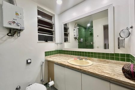 Apartamento à venda com 60m², 2 quartos e 1 vaga Apartamento à venda com 60m², 2 quartos e 1 vagaBanheiro