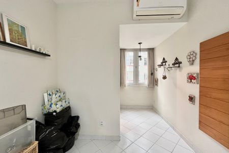 Apartamento à venda com 60m², 2 quartos e 1 vaga Apartamento à venda com 60m², 2 quartos e 1 vagaSala