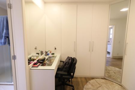 Apartamento à venda com 137m², 3 quartos e 2 vagasCloset da suíte 1