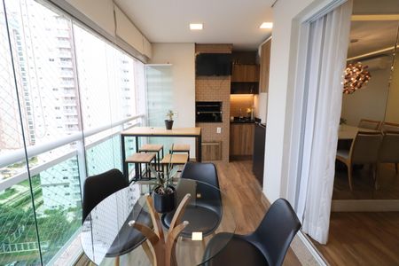 Apartamento à venda com 137m², 3 quartos e 2 vagasVaranda
