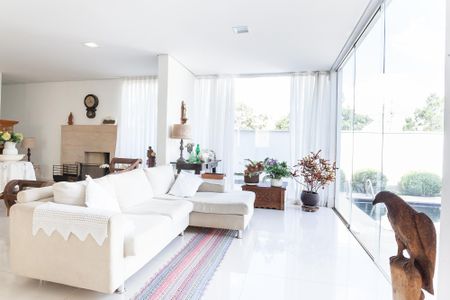 Casa de condomínio à venda com 503m², 5 quartos e 2 vagasSala 