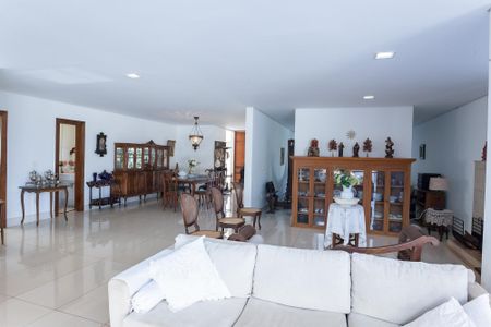 Casa de condomínio à venda com 503m², 5 quartos e 2 vagassala