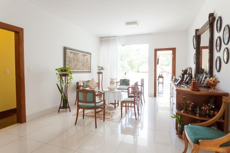 Casa de condomínio à venda com 503m², 5 quartos e 2 vagashall dos quartos 