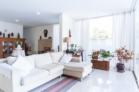 Casa de condomínio à venda com 503m², 5 quartos e 2 vagasSala 