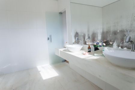 Casa de condomínio à venda com 503m², 5 quartos e 2 vagasBanheiro da Suíte 3