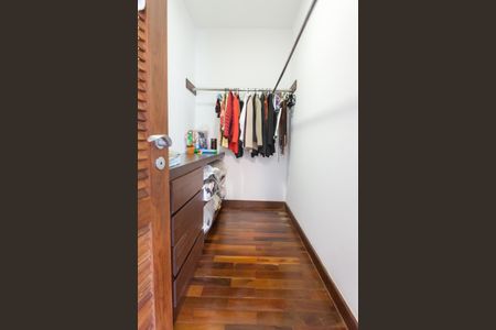 Casa de condomínio à venda com 503m², 5 quartos e 2 vagasCloset da suíte 2