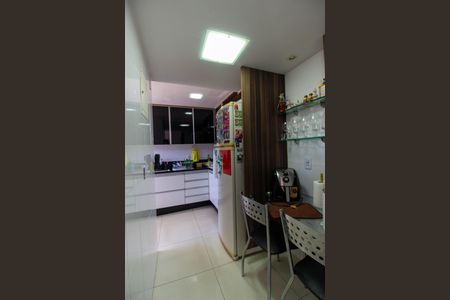 Apartamento para alugar com 170m², 2 quartos e 2 vagas Apartamento para alugar com 170m², 2 quartos e 2 vagasCozinha