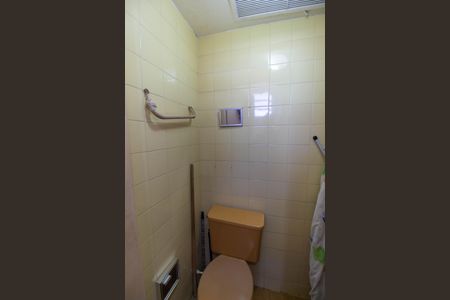 Apartamento para alugar com 170m², 2 quartos e 2 vagas Apartamento para alugar com 170m², 2 quartos e 2 vagasBanheiro de Serviço