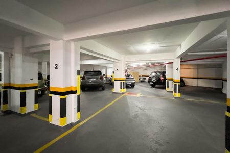 Apartamento para alugar com 204m², 4 quartos e 3 vagas Apartamento para alugar com 204m², 4 quartos e 3 vagasVagas de garagem