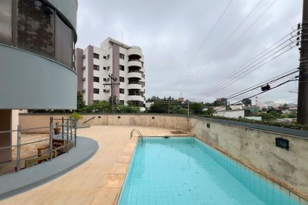 Apartamento para alugar com 204m², 4 quartos e 3 vagas Apartamento para alugar com 204m², 4 quartos e 3 vagasÁrea comum - Piscina