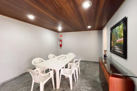 Apartamento para alugar com 204m², 4 quartos e 3 vagas Apartamento para alugar com 204m², 4 quartos e 3 vagasÁrea comum - Salão de festas