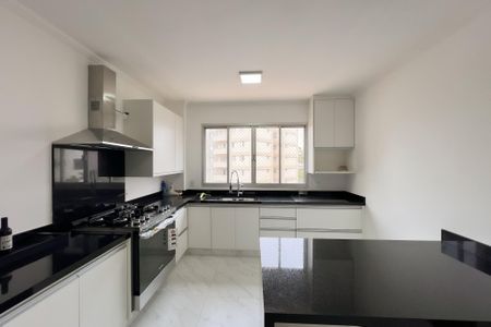 Apartamento para alugar com 204m², 4 quartos e 3 vagas Apartamento para alugar com 204m², 4 quartos e 3 vagasCozinha