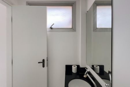 Apartamento para alugar com 204m², 4 quartos e 3 vagas Apartamento para alugar com 204m², 4 quartos e 3 vagasBanheiro de serviço