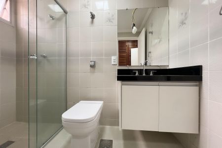 Apartamento para alugar com 204m², 4 quartos e 3 vagas Apartamento para alugar com 204m², 4 quartos e 3 vagasBanheiro da Suíte 2