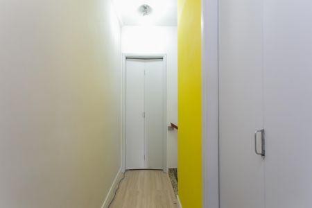 Casa de condomínio à venda com 82m², 2 quartos e 2 vagasCorredor 