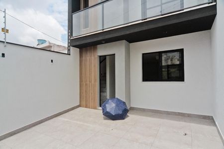 Casa para alugar com 70m², 2 quartos e 2 vagasÁrea externa