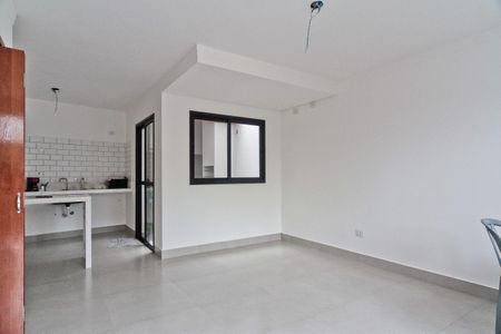 Casa para alugar com 70m², 2 quartos e 2 vagasSala