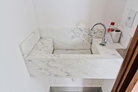 Casa para alugar com 70m², 2 quartos e 2 vagasLavabo