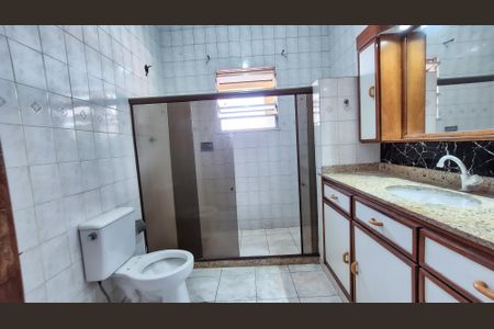 Casa para alugar com 140m², 2 quartos e sem vagaBanheiro 
