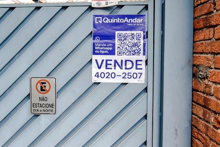 Casa à venda com 175m², 5 quartos e 2 vagas Casa à venda com 175m², 5 quartos e 2 vagasPlaquinha