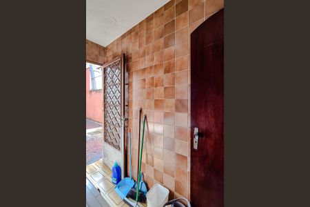 Casa à venda com 175m², 5 quartos e 2 vagas Casa à venda com 175m², 5 quartos e 2 vagasÁrea de Serviço (Casa 2)