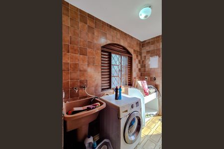 Casa à venda com 175m², 5 quartos e 2 vagas Casa à venda com 175m², 5 quartos e 2 vagasÁrea de Serviço (Casa 2)