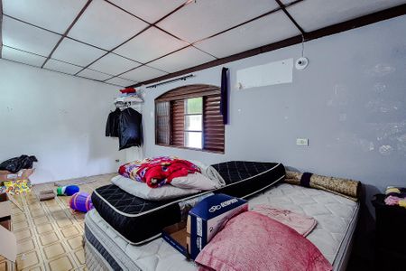 Casa à venda com 175m², 5 quartos e 2 vagas Casa à venda com 175m², 5 quartos e 2 vagasQuarto (Casa 2)