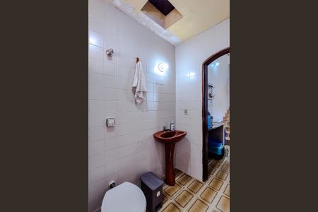 Casa à venda com 175m², 5 quartos e 2 vagas Casa à venda com 175m², 5 quartos e 2 vagasBanheiro (Casa 2)