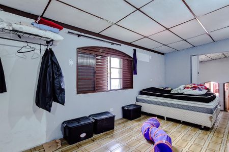 Casa à venda com 175m², 5 quartos e 2 vagas Casa à venda com 175m², 5 quartos e 2 vagasQuarto (Casa 2)