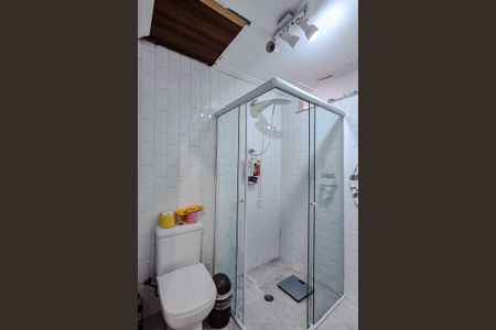 Casa à venda com 175m², 5 quartos e 2 vagas Casa à venda com 175m², 5 quartos e 2 vagasBanheiro